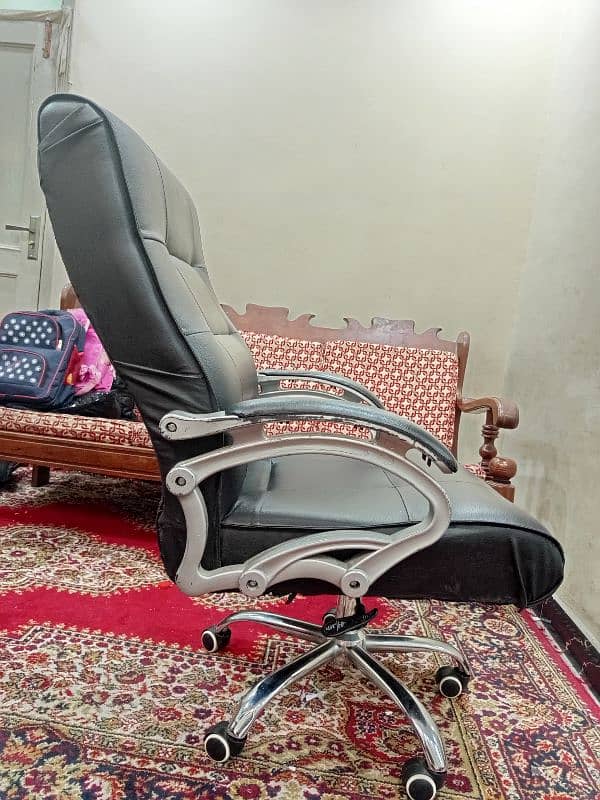 Office Chair for Sale in Condition 5