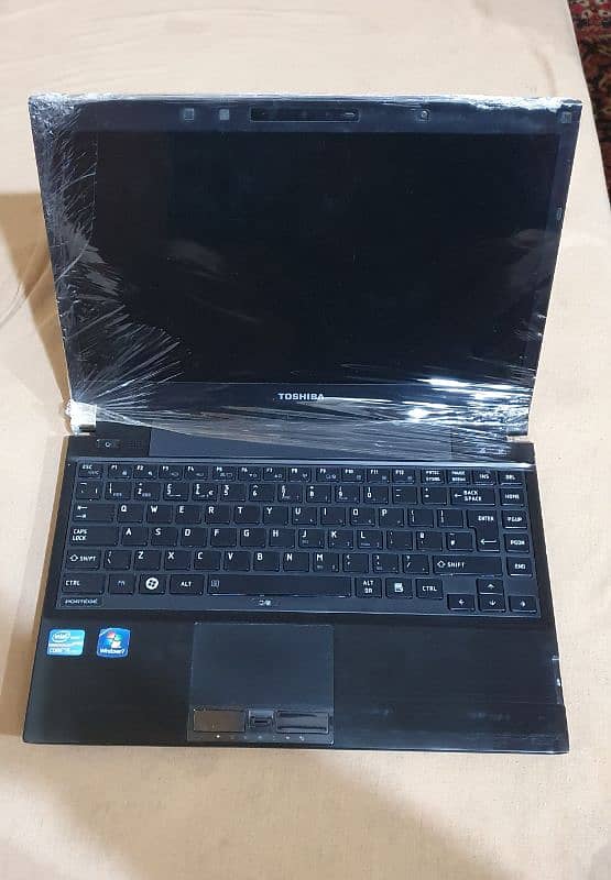 Toshiba Laptop core i5 (2nd Gen) 8/128 Gb (ssd) 4