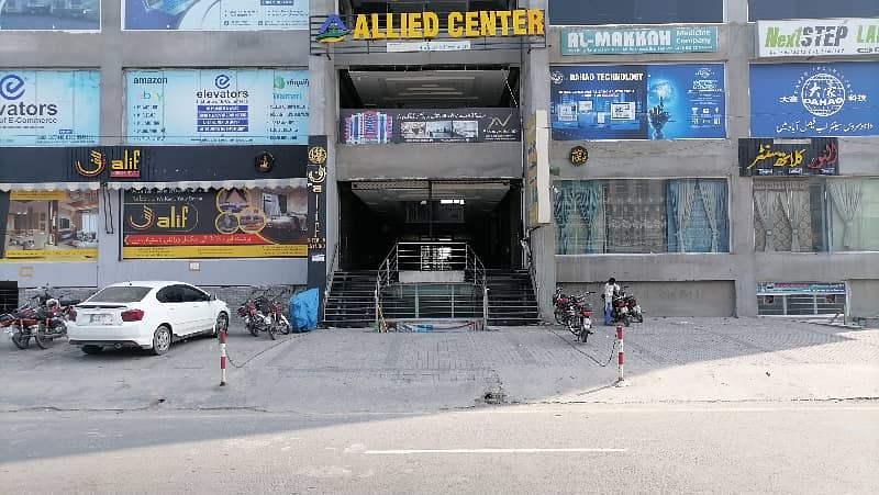 A Prime Location Flat Of 604 Square Feet In Faisalabad 0