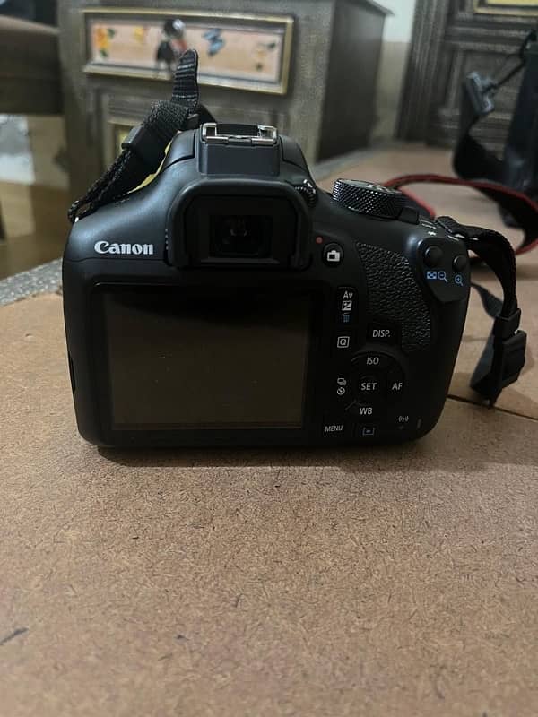 Canon EOS 1300D 3