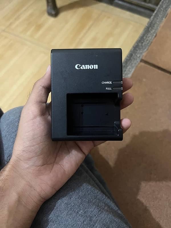 Canon EOS 1300D 4