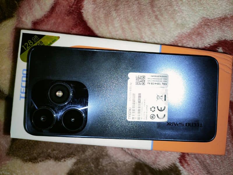 Sell Mobile Tecno spark 10 6