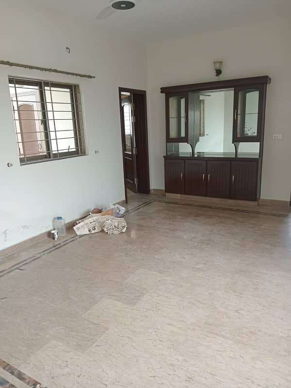 1 Kanal Beautiful House For Rent Near All Facilities 1