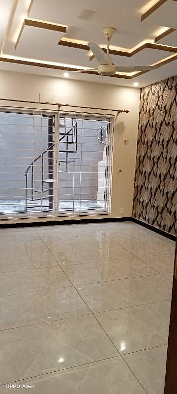 10 Marla Upper Portion Available For Rent 9