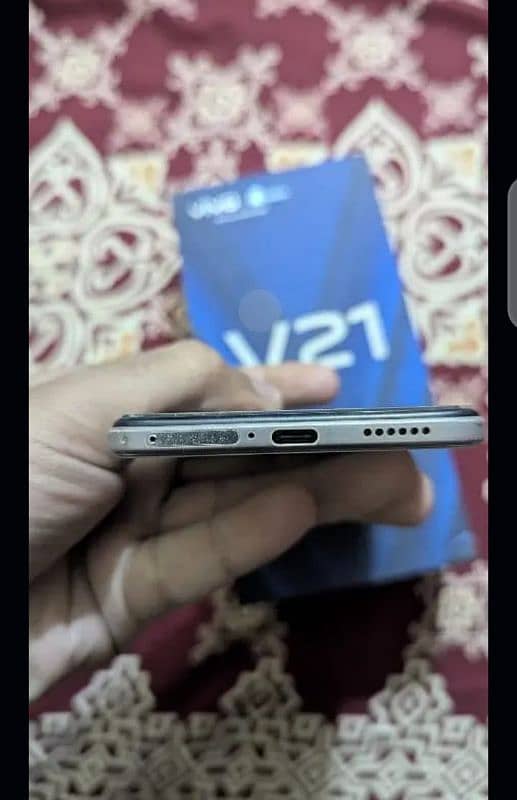 Vivo V21 8/128 2