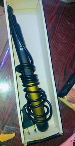 Straightner Urgent sale original Good condition 03138891650