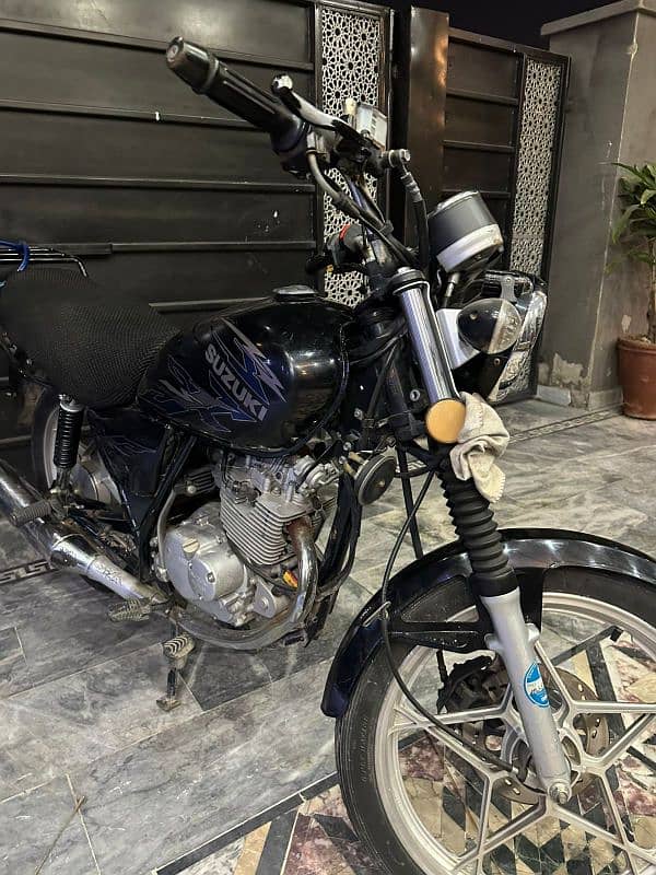 Suzuki GS 150 SE 1