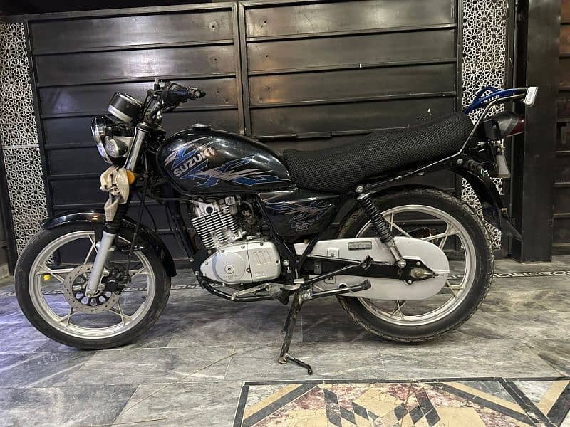 Suzuki GS 150 SE 3