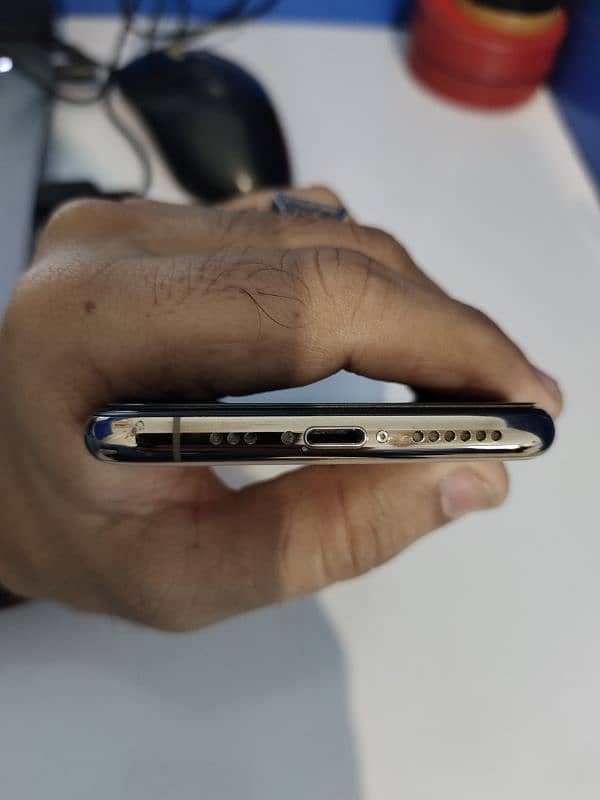 Iphone Xs both approved 4