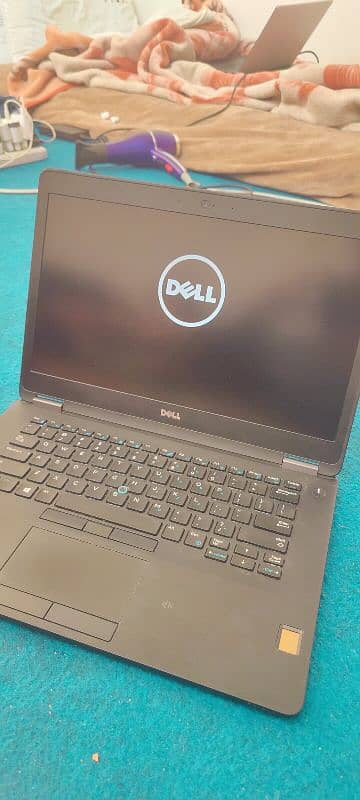 dell Core i7 6th gen 8 GB Ram 256 GB SSD 1