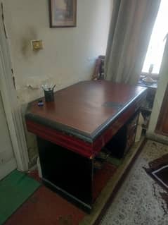 computer table for sale.