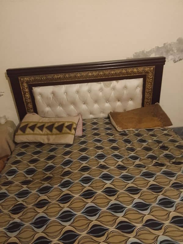 king bed 1