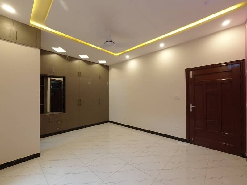 Ideal Prime Location House In Rawalpindi Available For Rs. 26500000 10