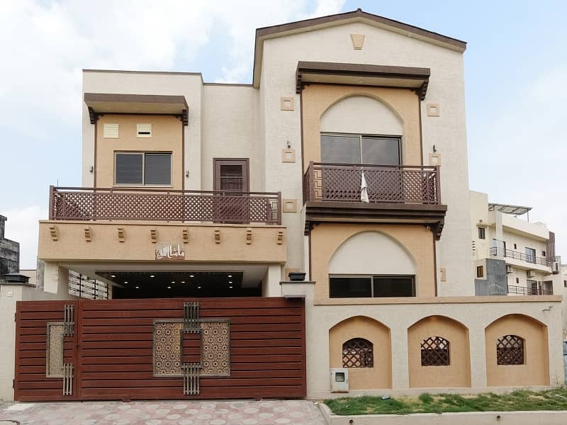 Ideal Prime Location House In Rawalpindi Available For Rs. 26500000 32