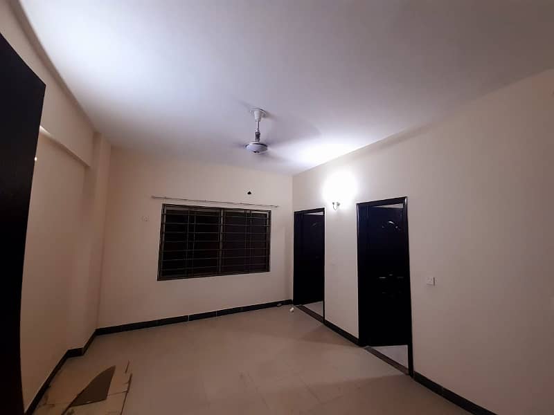 3 Bed DD Luxury Apartment Available For Sale In Askari 5 Sector KARACHI 10