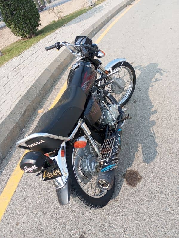 BLACK HONDA 125 2024 5