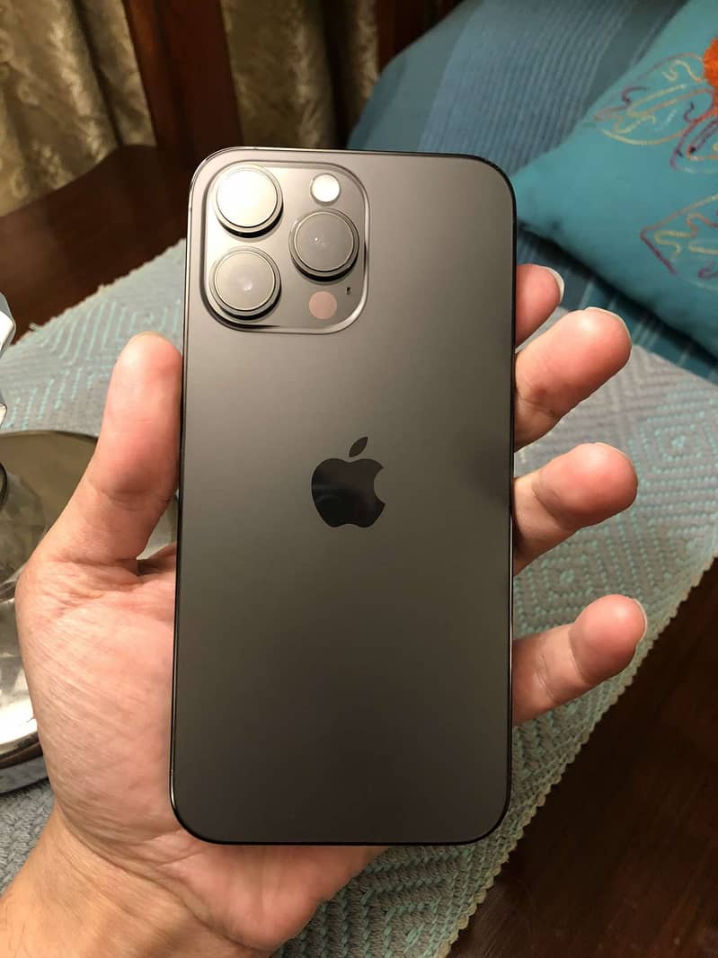 Apple iPhone 14 Pro Max 1