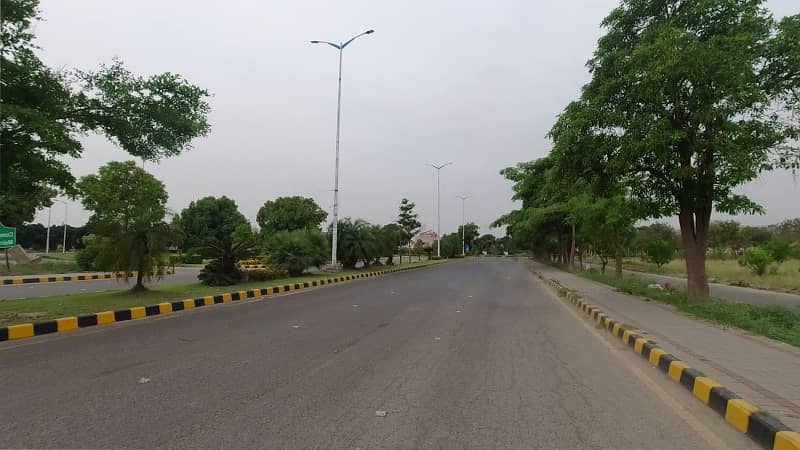 Near To Park 9 Marla Residential Plot In Only Rs. 11000000 3