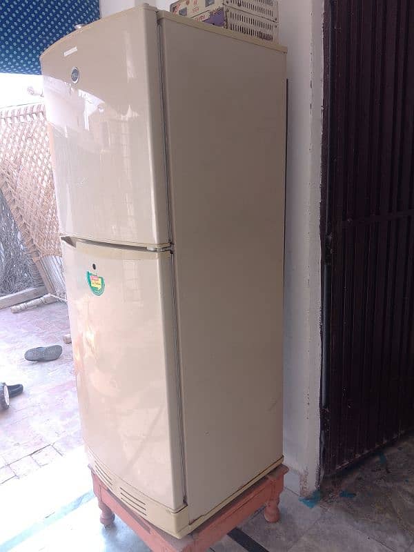 PEL refrigerator in good condition 0