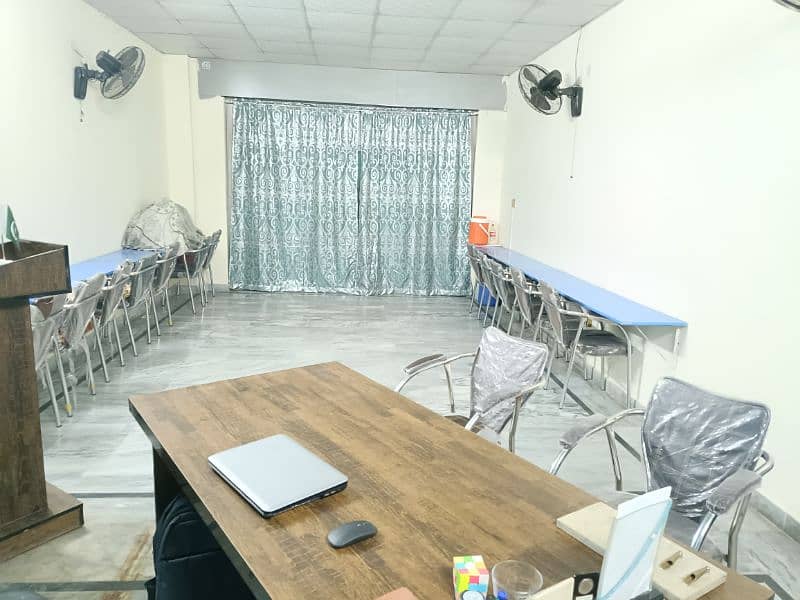 Office, shops for rent in Faisalabad  Co working space available 8