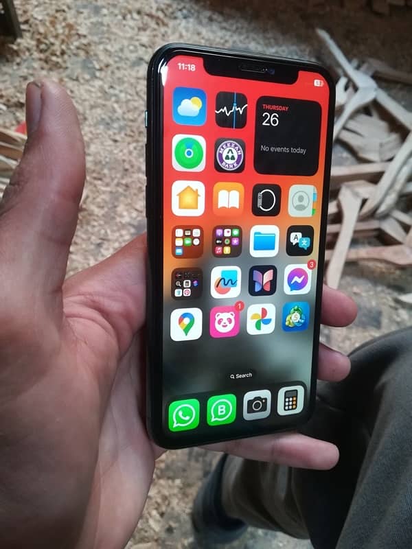 Iphone 11 pro (factory unlocked) 9