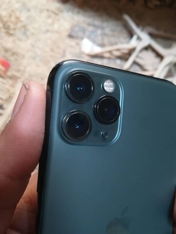 Iphone 11 pro (factory unlocked) 13