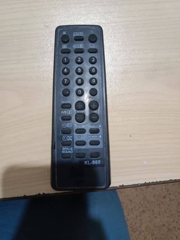 japany sony tv with remote  in working condition for sale 1