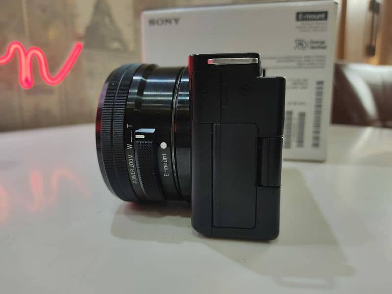 Sony Zve10 with 16-50mm lens 4