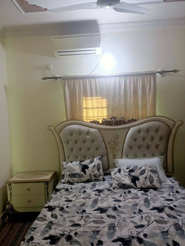 Room available for rent male & fimale 3