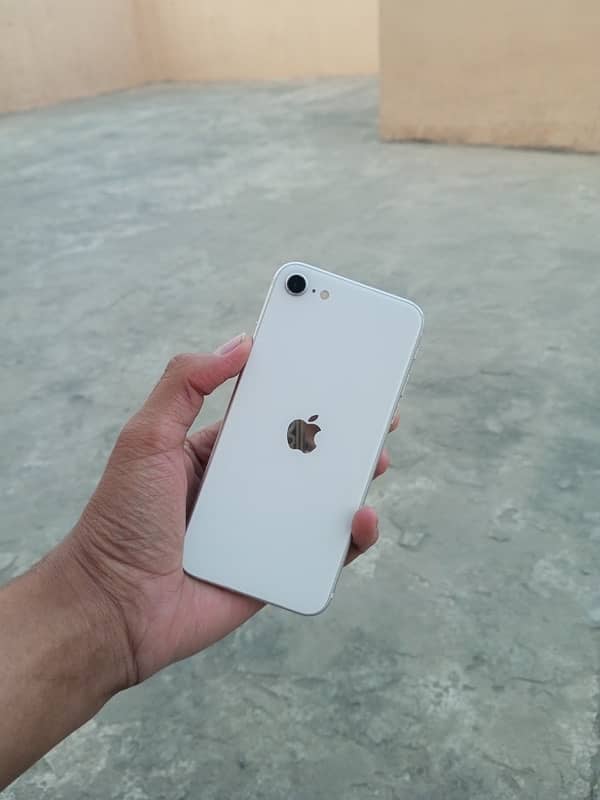 iPhone se 2020 jv white clr for sale 0