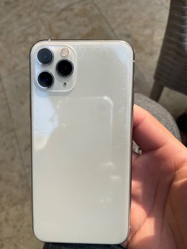 Iphone 11 pro white color pta prove 64gb 10/9.5 condition water pack. 2