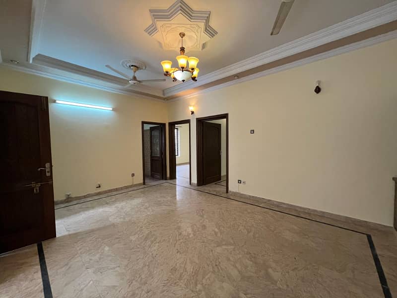 10 Marla Ground portion for Rent in G-13/4 2