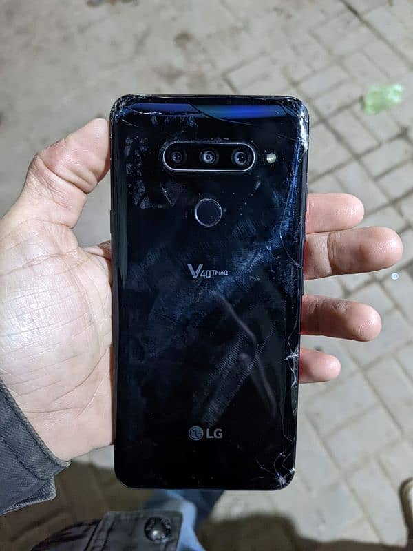 LG v40 5