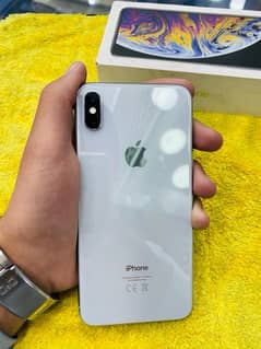 xs max pta approved 256:gb with box white colour!!!