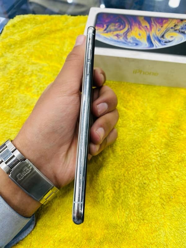 xs max pta approved 256:gb with box white colour!!! 2