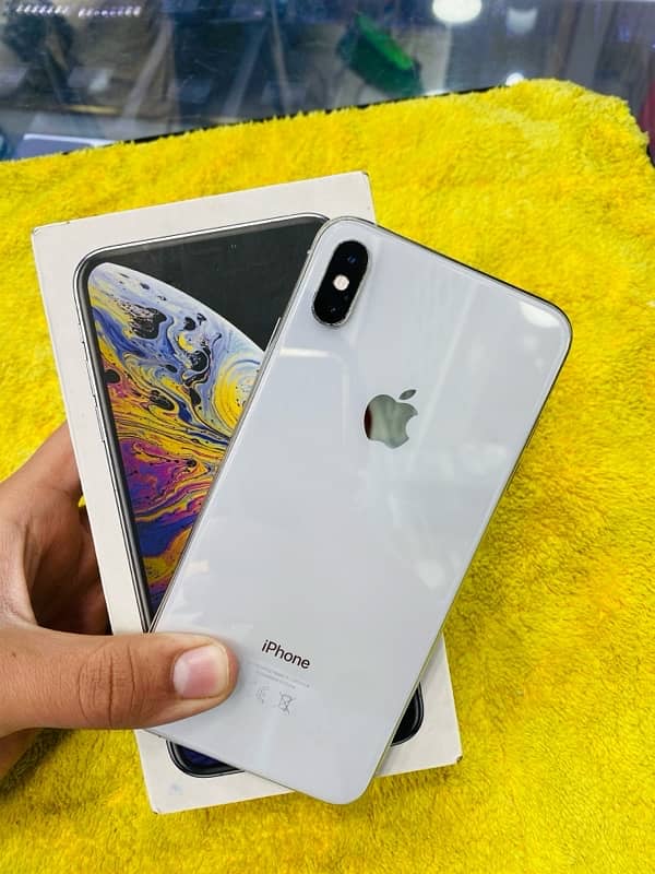 xs max pta approved 256:gb with box white colour!!! 4