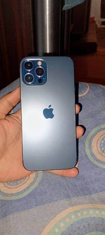 I phone 12 pro max 4