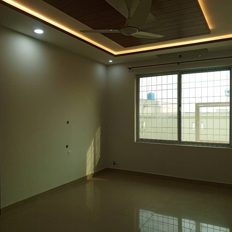 14 marla Upper portion available for Rent G-13 Contact:-0347-7163075 4