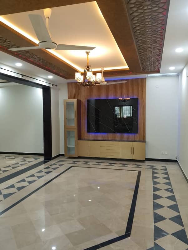 14 marla Upper portion available for Rent G-13 Contact:-0347-7163075 11