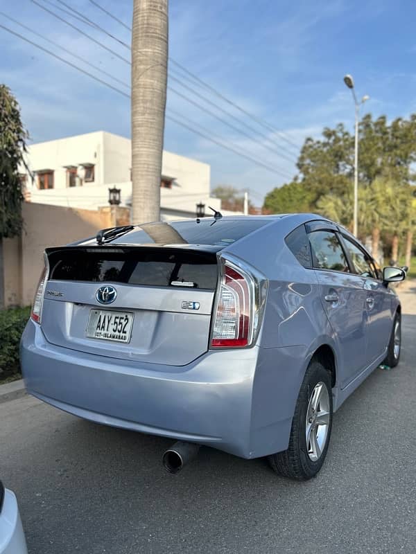 Toyota Prius 2012 5