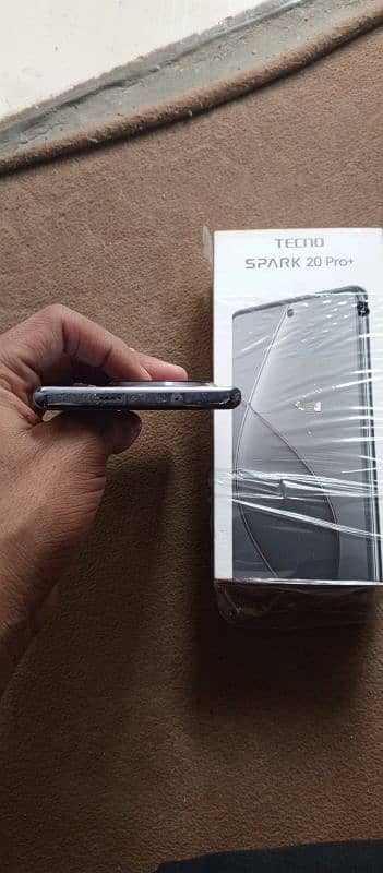 tecno spark 20 pro+  8+8 or 256 gb ram rom 7