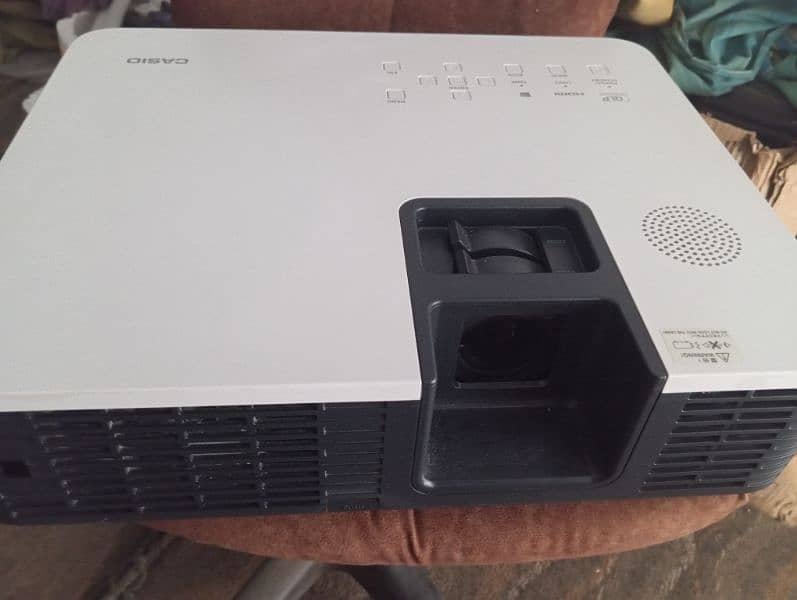 projector for sale. good condition o3182753375 2