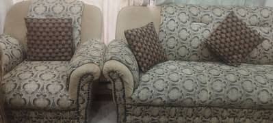 5 seater Sofa set comfortable sofa in good condition for sale