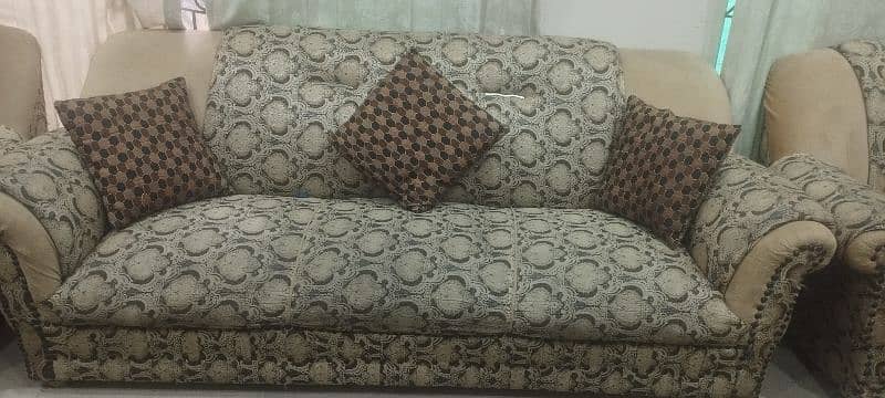 5 seater Sofa set comfortable sofa in good condition for sale 1