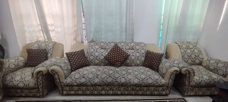 5 seater Sofa set comfortable sofa in good condition for sale 2