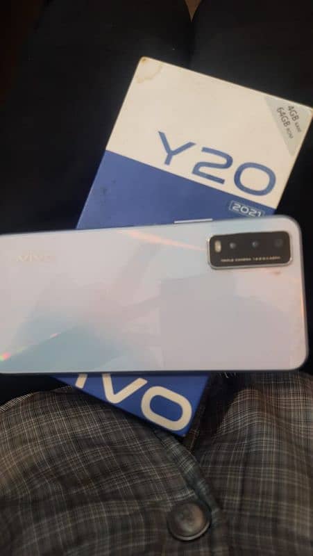 vivo y20. . . . . . 4/64 0