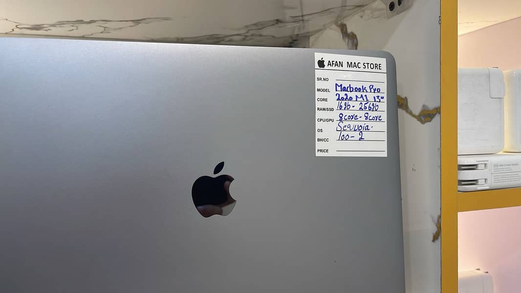 Macbook pro M1 13inches 16gbram/256gbssd 0