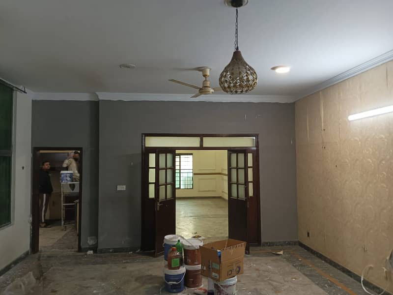 5 marla double story house prime location with 5 kva sollar of j2 blok johar town 9