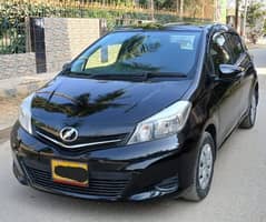 Toyota vitz Jewla 2011 reg 2015