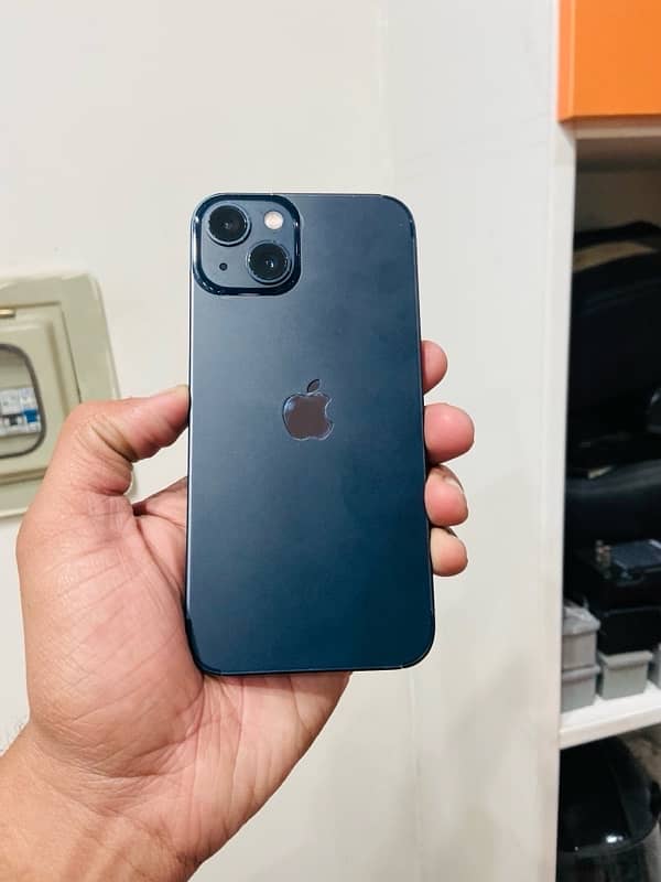 Iphone 13 128 GB black color 0